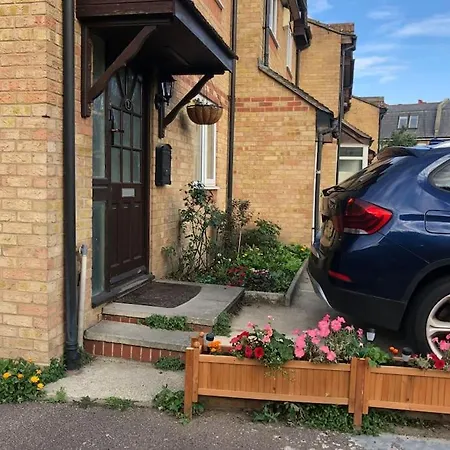 Cheerful 4 Bedroom House With Garden Free Parking Londres Extérieur photo