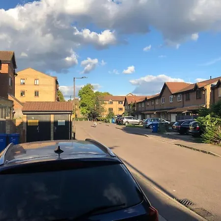 Cheerful 4 Bedroom House With Garden Free Parking Londres Extérieur photo