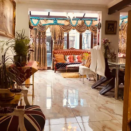 Cheerful 4 Bedroom House With Garden Free Parking Londres Extérieur photo