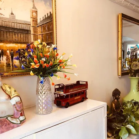 Cheerful 4 Bedroom House With Garden Free Parking Londres Extérieur photo