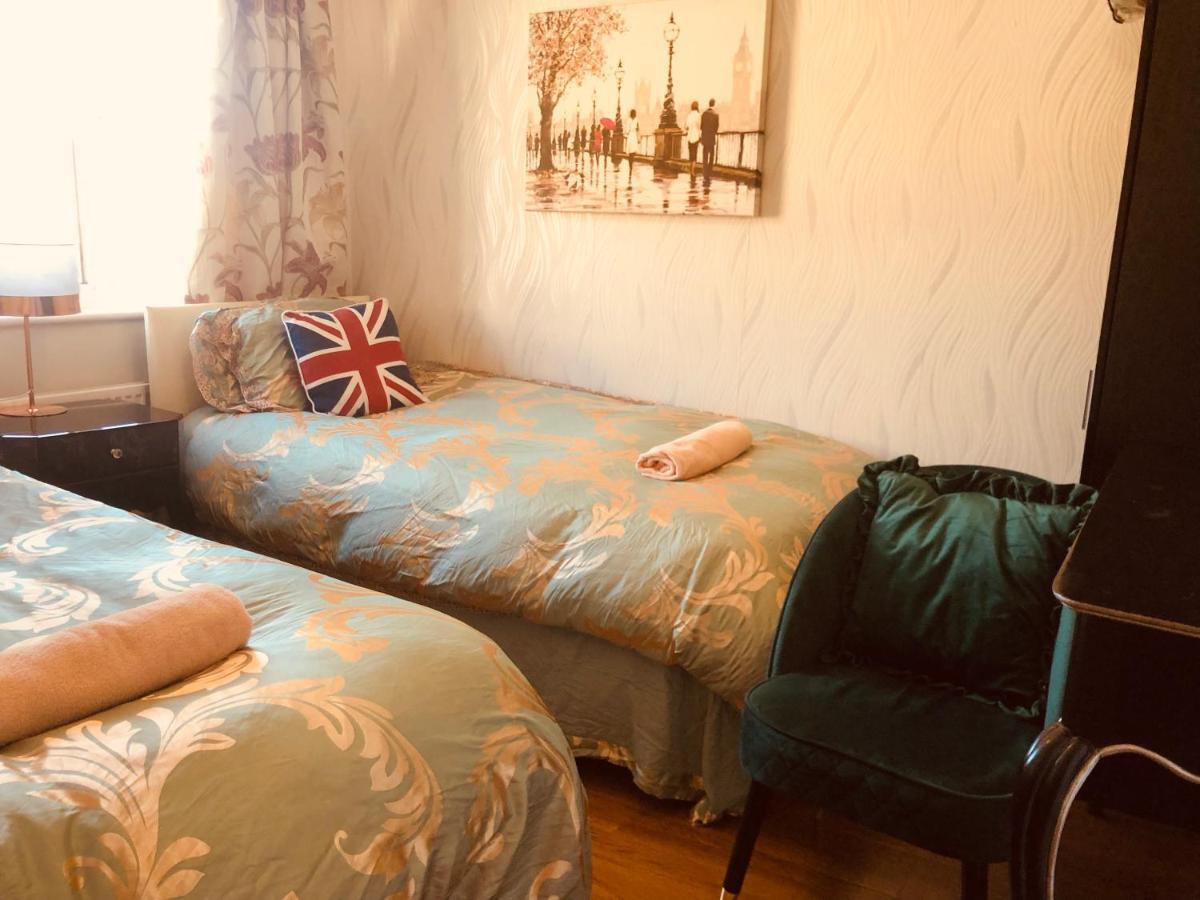 Cheerful 4 Bedroom House With Garden Free Parking * Londen