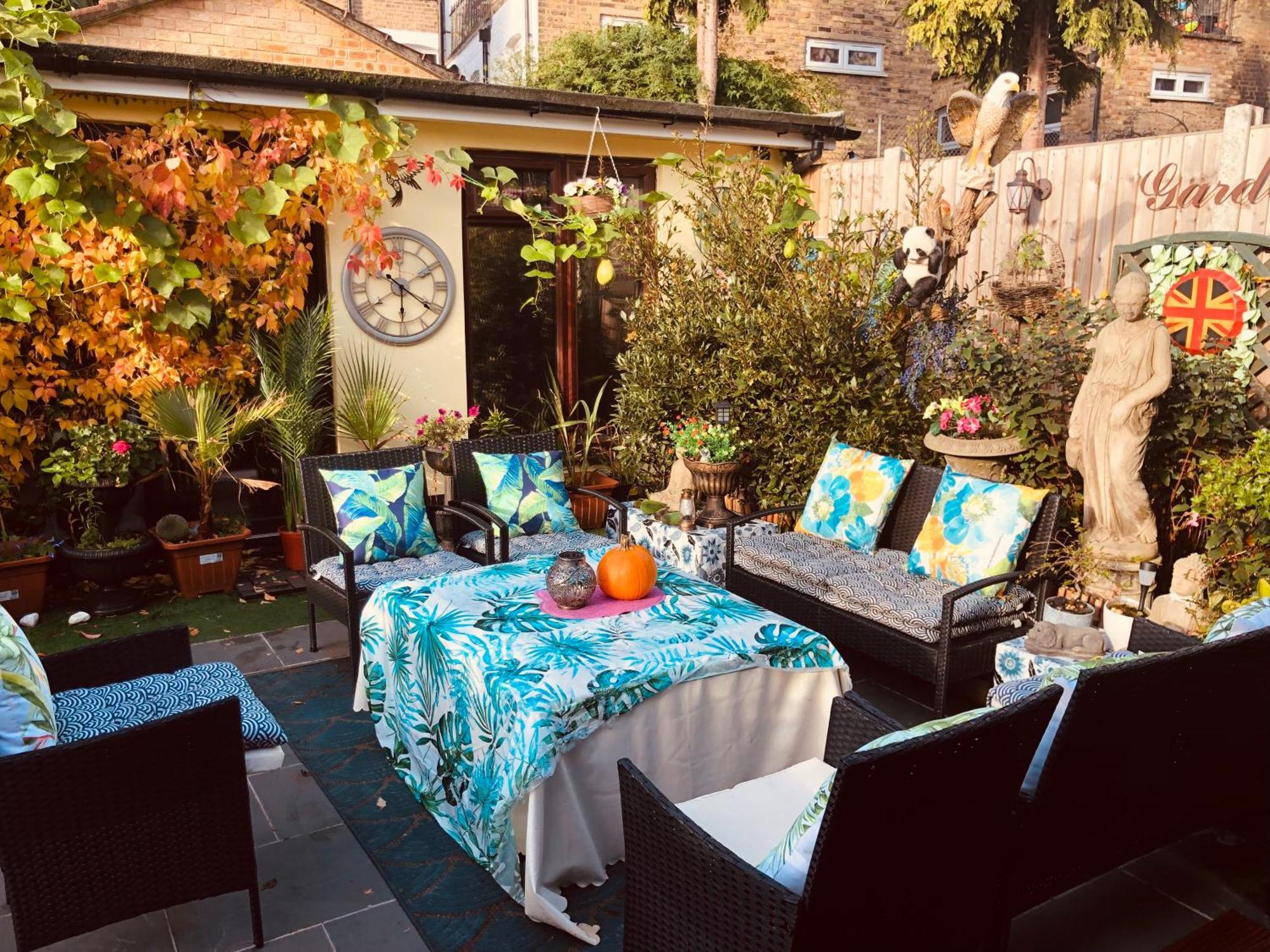 Сasa de vacaciones Cheerful 4 Bedroom House With Garden Free Parking